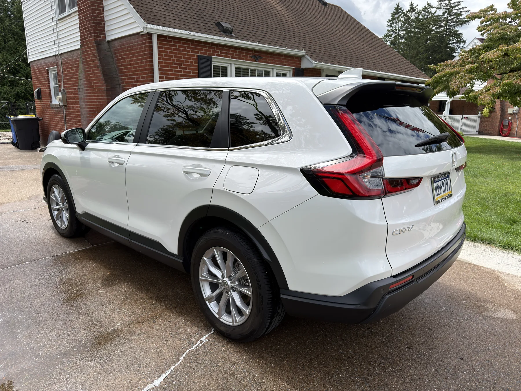 Clean white Honda CR-V exterior after mobile detailing